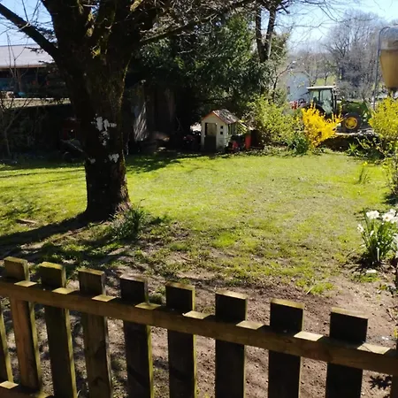 Familial La Montagne Des Vaches Hébergement de vacances Saint-Antoine (Cantal)